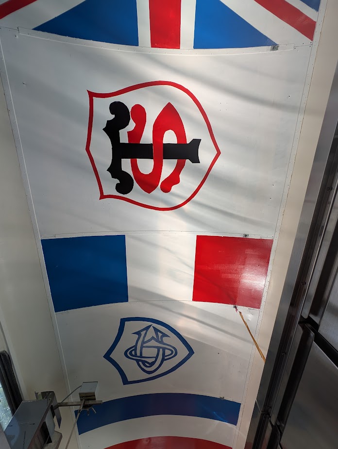 Le petite bus en bas