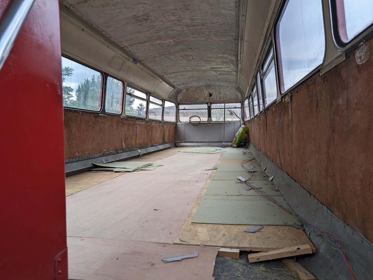 Le petite bus en haut