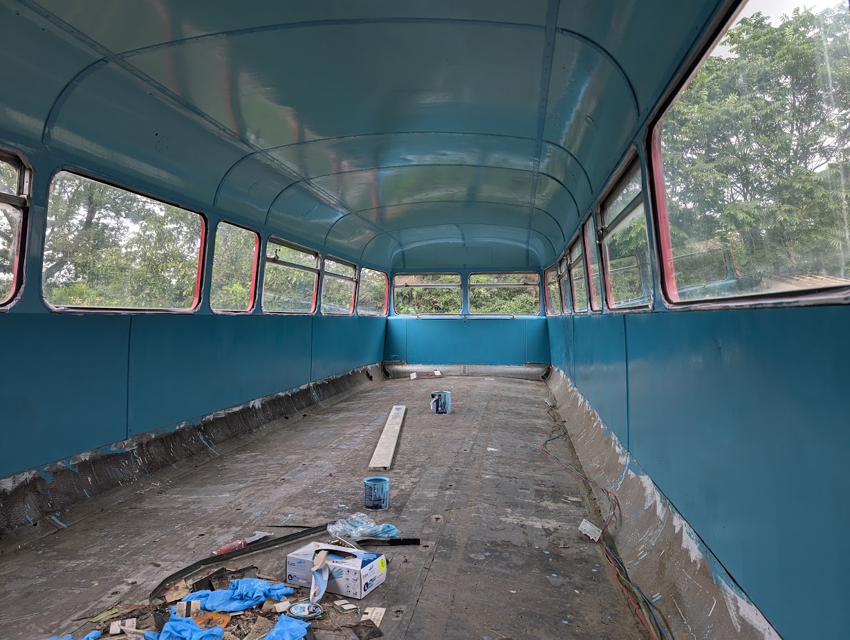Le petite bus en haut