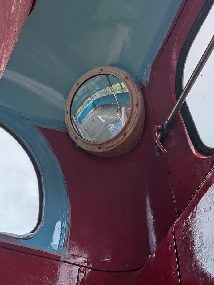 Le petite bus en haut