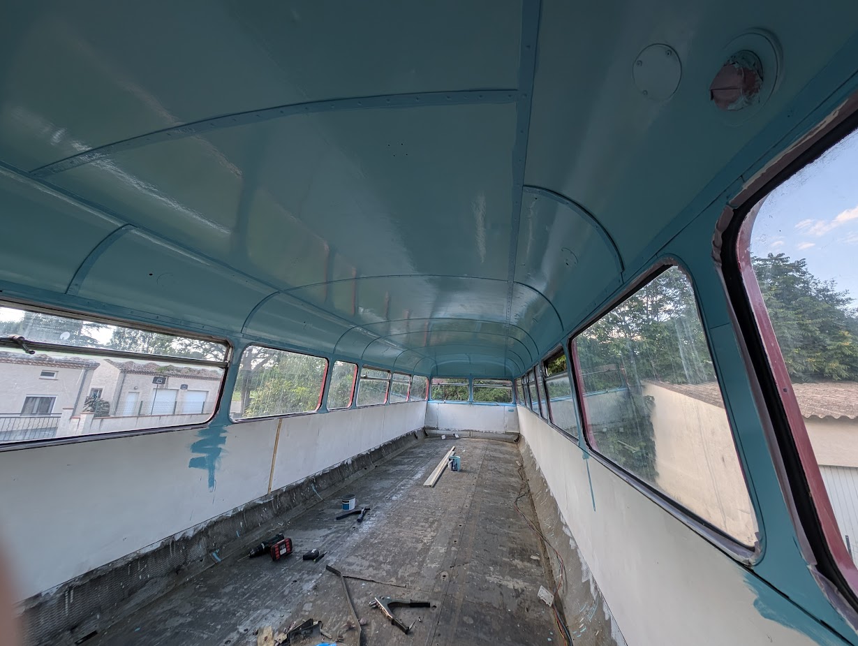 Le petite bus en haut