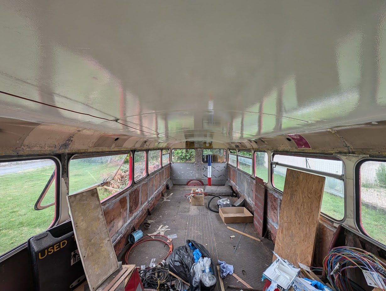 Le petite bus en bas