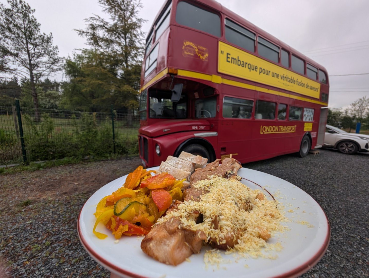 Saté Ajam, Atjar et Seroendeng